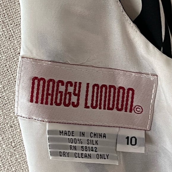 60s Silk Mod-Print Shift Dress - Picture 4 of 4